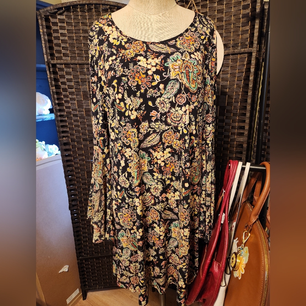 MSK Black and Cream Floral Long Sleeve Dress